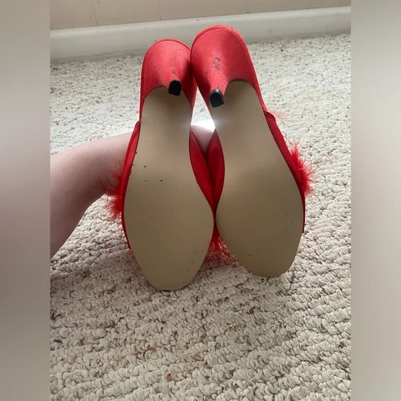 Fredrick’s of Hollywood slip on kitten heels - Picture 2 of 4